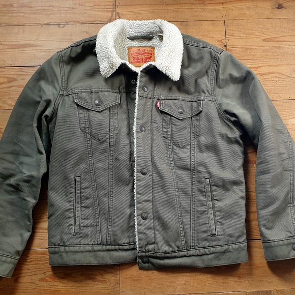 LEVI'S SHERPA TRUCKER JACKET SIZE L MILITARY GREEN